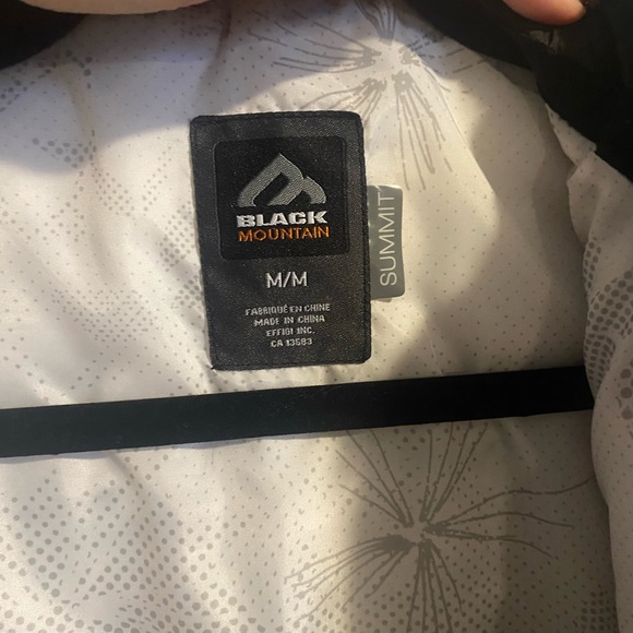 Women’s Summit Black Montain Puffer Vest - Picture 6 of 8